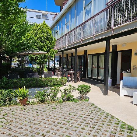 Hotel Paradiso Ρίμινι Εξωτερικό φωτογραφία