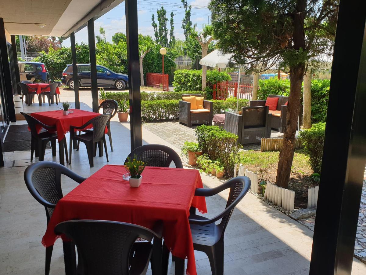 Hotel Paradiso Ρίμινι Εξωτερικό φωτογραφία